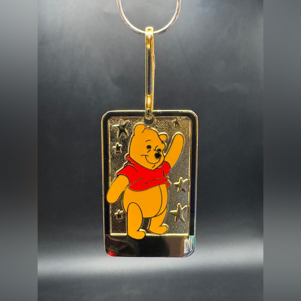 Vintage Disney World Winnie The Pooh Souvenir Gold Keychain Un-Graved 1.5” New